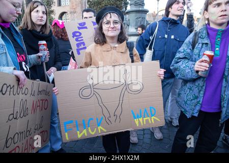 Roma, RM, Italien. 8. März 2022. Demonstration der Non Una Di Meno Bewegung zum Frauentag in Rom (Foto: © Matteo Nardone/Pacific Press via ZUMA Press Wire) Stockfoto