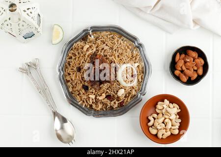 Hammelfleisch Biryani Huhn Biryani würzige indische Malabar Biryani Hyderabadi Biryani, Dum Biriyani Pulao Tontopf Kerala Indien Sri Lanka Pakistan Basmati ri Stockfoto