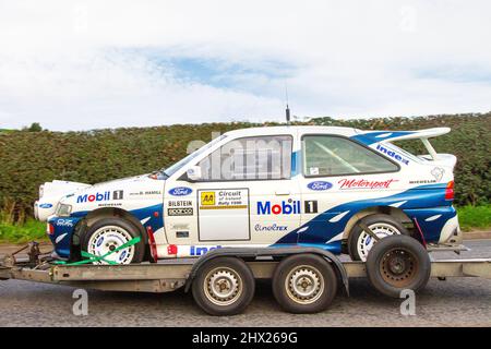 Ford Escort RS Cosworth Rally Car; Driver D Hamill O Z Motorsport Racing auf dem Weg zur Capesthorne Hall Classic August Car Show, Ceshire, Großbritannien Stockfoto