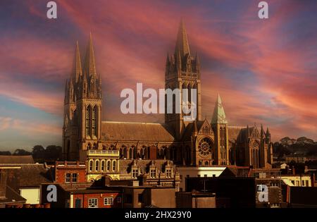 Sonnenuntergang über der Kathedrale von Truro in Cornwall, England Stockfoto