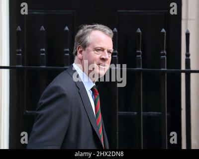 London, Großbritannien, 8.. März 2022. Der schottische Staatssekretär Alister Jack kommt zur wöchentlichen Kabinettssitzung in der Downing Street Nr. 10 an. Stockfoto