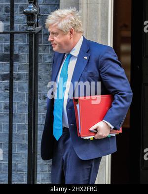 London, Großbritannien. 09. März 2022. Der britische Premierminister Boris Johnson verlässt heute die Downing Street 10, um im Parlament die Fragestunde der Premierministerin zu halten. Kredit: Imageplotter/Alamy Live Nachrichten Stockfoto