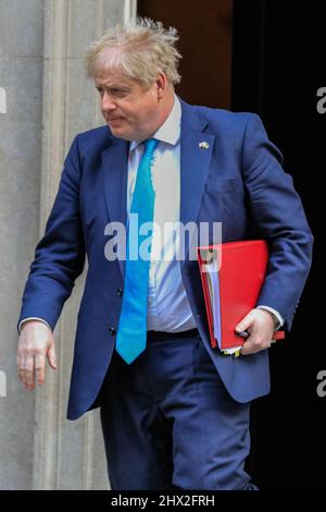 London, Großbritannien. 09. März 2022. Der britische Premierminister Boris Johnson verlässt heute die Downing Street 10, um im Parlament die Fragestunde der Premierministerin zu halten. Kredit: Imageplotter/Alamy Live Nachrichten Stockfoto