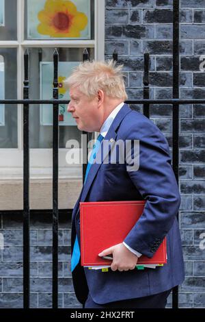 London, Großbritannien. 09. März 2022. Der britische Premierminister Boris Johnson verlässt heute die Downing Street 10, um im Parlament die Fragestunde der Premierministerin zu halten. Kredit: Imageplotter/Alamy Live Nachrichten Stockfoto