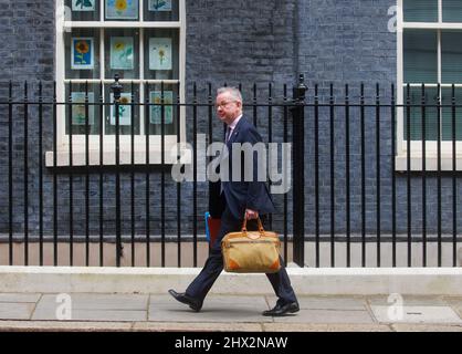 London, Großbritannien. 09. März 2022. Michae Gove, Staatssekretärin für Aufheitung, Wohnungsbau und Gemeinschaften und Ministerin für zwischenstaatliche Beziehungen in der Downing Street. Kredit: Mark Thomas/Alamy Live Nachrichten Stockfoto