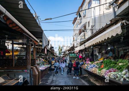 TEL AVIV, ISRAIL - 25. Januar 2022: Carmel Bazaar Market Stockfoto