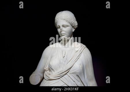 Statue einer Muse, die Leier aus der antiken Stadt Milet spielt, 2.. Jahrhundert u.Z. Istanbul Archäologisches Museum, Türkei. Stockfoto