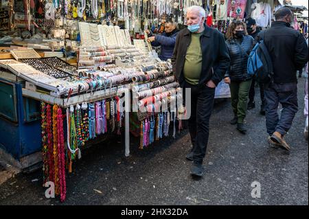 TEL AVIV, ISRAIL - 25. Januar 2022: Carmel Bazaar Market Stockfoto