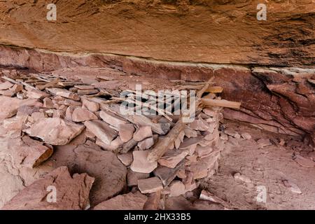 Die Horse Collar Ruin ist eine 1000 Jahre alte Ancestral Puebloan Cliff Wohnung im Natural Bridges National Monument, Utah. Stockfoto