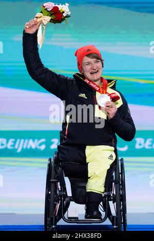 Yanqing / Medal Plaza (China) / National Alpine Center / 06.03.2022 Medaillenverleihung / para Ski Alpin: FORSTER, Anna-Lena (GER) vom BRSV Radolfzell ( Stockfoto