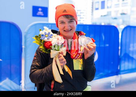 Yanqing / Medal Plaza (China) / National Alpine Center / 06.03.2022 Medaillenverleihung / para Ski Alpin: FORSTER, Anna-Lena (GER) vom BRSV Radolfzell ( Stockfoto