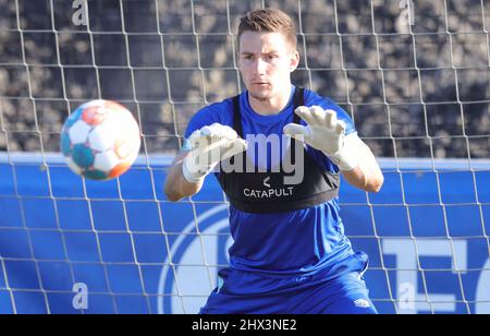 Stadt Gelsenkirchen, Deutschland. 09. Mär, 2022. firo: 09.03.2022 Fuvuball, 1.Bundesliga, Saison 2021/2022, FC Schalke 04, Training, Martin Fraisl Quelle: dpa/Alamy Live News Stockfoto