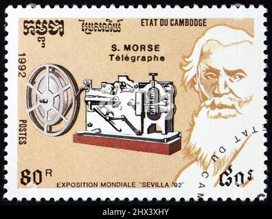 KAMBODSCHA - UM 1992: Eine in Kambodscha gedruckte Briefmarke zeigt Samuel Morse, Erfinder und Maler, Telegraph, um 1992 Stockfoto