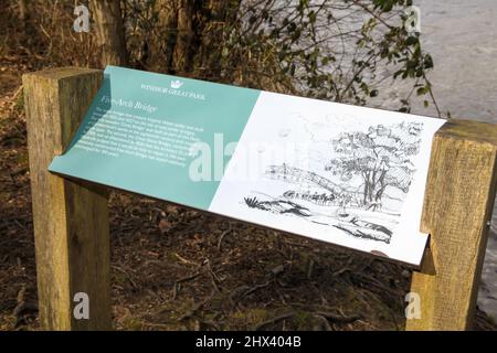 Die Five Arch Bridge am Virginia Water Lake, Windsor Great Park, Surrey, England, Großbritannien, März 2022 Stockfoto