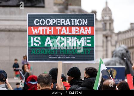 London, Großbritannien. 14.. November 2021. Anti-Taliban-Protest auf dem Trafalgar Square Stockfoto