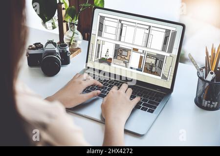 Architekten oder Designer Ingenieure, Innenarchitekten, weibliche Designer verwenden Home Interior Design Computer-Programme, um Kunden zu ihren zu senden Stockfoto