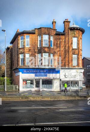 CLYDEBANK, SCHOTTLAND - 04. FEBRUAR 2022: Diese Wohnung liegt an der Ecke der Whitecrook Street und der glasgow Road. Stockfoto