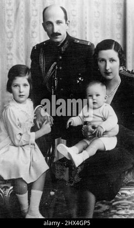 Geburtstagsbild Der Bulgarischen Königsfamilie. Ein neues Bild von König Boris und Königin Johanna von Bulgarien, mit ihren beiden Kindern, Prinzessin Maria Luisa und Prinz Simeon, anlässlich des 44.. Geburtstages des Königs. 22. Februar 1938. (Foto von Keystone) Stockfoto