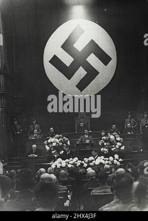 Arbeiterkongress in Berlin -- in der Kammer des Staatsrats in Berlin war die erste große Konferenz der deutschen Arbeiterfront starr. Deligation Reichskanzler Adolf Hitler ***** Rede an die Arbeiter. 17. Juli 1933. Stockfoto