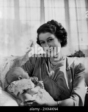 Die Babyprinzessin -- Dieses Foto von Prinzessin Anne und ihrer Mutter wurde von Cecil Beaton im Clarence House, dem Londoner Haus von Prinzessin Elizabeth und dem Herzog von Edinburgh, gemacht. Prinzessin Anne, deren voller Name Anne Elizabeth Alice Louise ist, soll am 21. Oktober in der privaten Kapelle im Buckingham Palace getauft werden. 18. Oktober 1950. (Foto von Associated Press Photo). Stockfoto