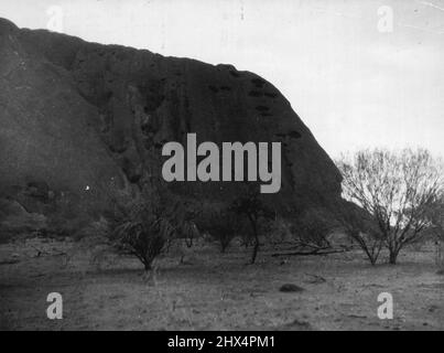 Ayer's Rock - Northern Territory (zeigt Verwitterung). 22. September 1937. Stockfoto