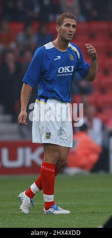 BOURNEMOUTH V POPRTSMOUTH 27-07-05 PORTSMOUTH-STÜRMER AZAR KARADAS PIC MIKE WALKER, 2005 Stockfoto