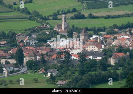 Nebenstraßen Norditalien - Drive 8, Nebenstraßen Norditalien, Italien, Trentino-Südtirol, Blick auf Glurns Stockfoto