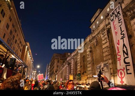 Roma, RM, Italien. 8. März 2022. Demonstration der Non Una Di Meno Bewegung zum Frauentag in Rom (Foto: © Matteo Nardone/Pacific Press via ZUMA Press Wire) Stockfoto
