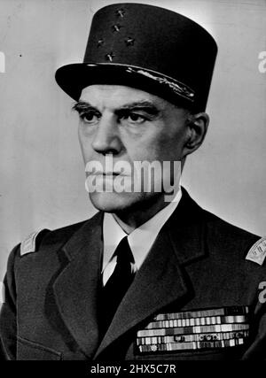 Leiter des französischen Dienstes: General Paul-Henri Ely Oberbefehlshaber der französischen Streitkräfte. 12. April 1954. (Foto von Kamera Drücken Sie). Stockfoto