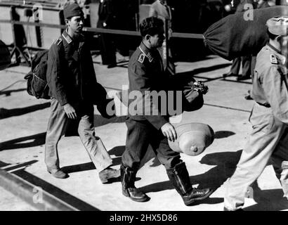 Zwei Mitglieder Hitler und Time gefangen im Nahen Osten Berry wird ***** In Sydney. 23. August 1941. Stockfoto