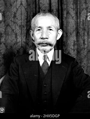 Angebliche große japanische Kriegsverbrecher: Sadao Araki, ehemaliger General, Kriegsminister, Mitglied des Obersten kriegsrats und japanischer Bildungsminister, steht vor dem internationalen Militärtribunal für den Fernen Osten, Tokio, Japan, vor Gericht. 23. August 1947. (Foto von Skinner, U.S. Army Signal Corps). Stockfoto