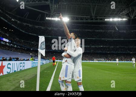 Karim Benzema von Real Madrid feiert ein Tor während der UEFA Champions League, Runde von 16 - zweite Etappe, Fußballspiel zwischen Real Madrid und Paris Saint Germain - PSG im Santiago Bernabeu Stadion am 09. März 2022, in Madrid, Spanien. - Foto: Oscar Barroso/DPPI/LiveMedia Stockfoto