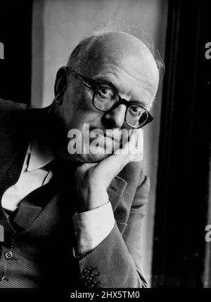 Charles Percy Snow, C.B.E., Schriftsteller - Er heiratete 1950 die Romanautorin Pamela Hansford Johnson; sie haben einen Sohn. 26. August 1954. (Foto von Mark Gerson, Camera Press). Stockfoto