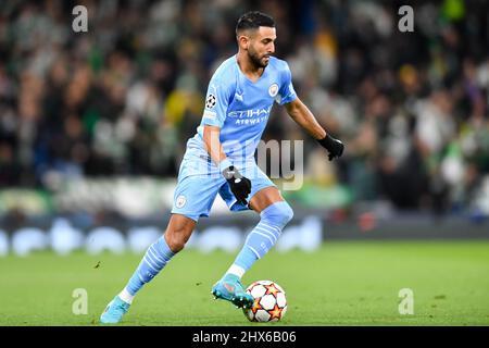 Manchester, Großbritannien. 03. März 2022. Riyad Mahrez (26 Manchester City) in Aktion während des UEFA Champions League-Spiels von 16 Sekunden zwischen Manchester City und Sporting Lisbon im Etihad-Stadion in Manchester. Will Palmer/SPP Kredit: SPP Sport Pressefoto. /Alamy Live News Stockfoto