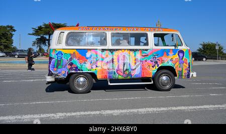 Ein alter Volkswagen von San Francisco Love Tours, der Presidio CA Stockfoto