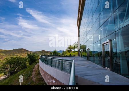 Simi Valley, CA /USA - 6. April 2016: Balcany-Blick auf die Landschaft in der Ronald Reagan Presidential Library and Museum. Stockfoto