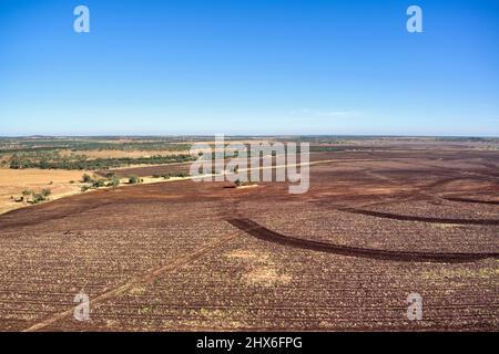 Luftaufnahme von Ackerland bereit für die Anpflanzung von broadacre-Kulturen. Peak Downs Highway in der Nähe von Clermont QueenslandAustralien Stockfoto