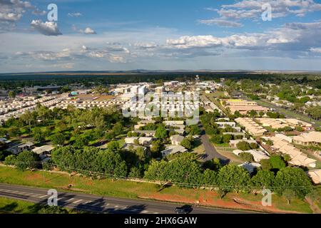 Luftaufnahme der Bergbaudienststadt Moranbah Queensland Australien Stockfoto