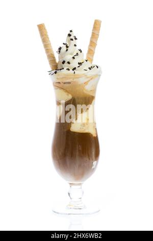 Ein vereister Kaffee isoliert auf weißem Hintergrund Stockfoto