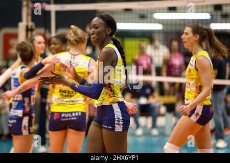 Glück von EGONU PAOLA (Imoco Volley Conegliano) bei den Viertelfinalen - Vero Volley Monza gegen Carraro Imoco Volley Conegliano, CEV Champions League Volleyballspiel der Frauen in Monza (MB), Italien, März 09 2022 Stockfoto
