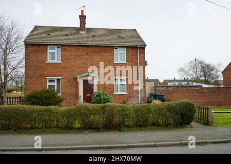 Freistehendes Haus auf einer Wohnanlage, sozialer Wohnungsbau Stockfoto