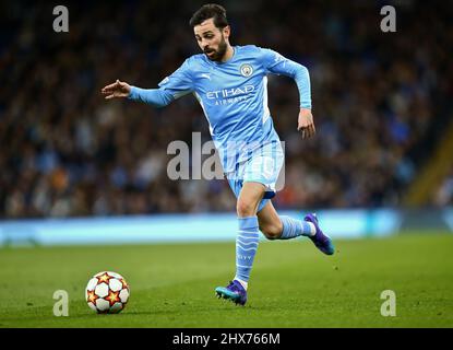 Manchester, Großbritannien. 09/03/2022, Bernardo Silva von Manchester City während des Fußballspiels Manchester City vs Sporting Lissabon, UEFA Champions League, Runde 16, Etappe 2 von 2, Etihad Stadium, Manchester, Großbritannien. 9.. März 2022. Kredit: Michael Zemanek/Alamy Live Nachrichten Stockfoto