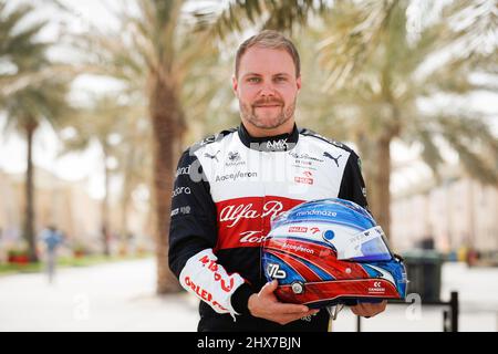 BOTTAS Valtteri (FIN), Alfa Romeo F1 Team ORLEN C42, Portraithelm, Kaské, während der Formel 1 Aramco-Vorsaison-Tests vor der FIA Formel 1-Weltmeisterschaft 2022, auf dem Bahrain International Circuit, vom 10. Bis 12. März 2022 in Sakhir, Bahrain - Foto Antonin Vincent / DPPI Stockfoto