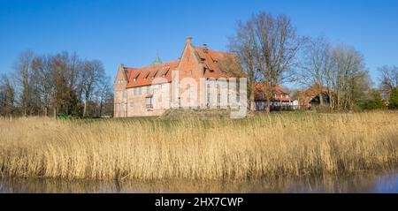 Panorama des historischen Schlosses in Bad Bederkesa, Deutschland Stockfoto