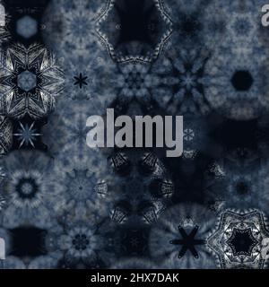 Nahtloses Muster mit bunten Schneeflocken. Design für Weihnachten und Neujahr Grußkarten, Stoff, Geschenkpapier, Einladung, Briefpapier. Stockfoto
