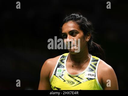 Mülheim, Deutschland. 10. März 2022. Pusarla V. Sindhu aus Indien tritt beim zweiten Frauenspiel gegen Zhang Yiman aus China beim Badmintonturnier Yonex German Open 2022 in Mülheim am 10. März 2022 an. Quelle: Lu Yang/Xinhua/Alamy Live News Stockfoto