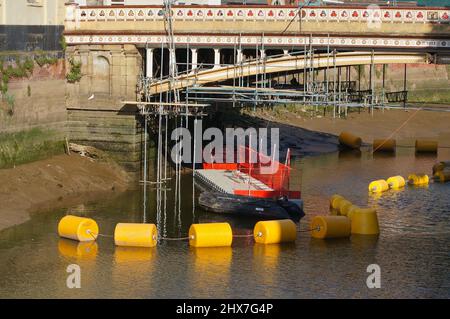 Die Wartung der alten Stadtbrücke über den River Haven (Witham) in Boston wird durchgeführt Stockfoto