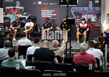 Pressekonferenz während der Formel 1 Aramco-Vorsaison-Tests vor der FIA-Formel-1-Weltmeisterschaft 2022 auf dem Bahrain International Circuit vom 10. Bis 12. März 2022 in Sakhir, Bahrain - Foto: Dppi/DPPI/LiveMedia Stockfoto