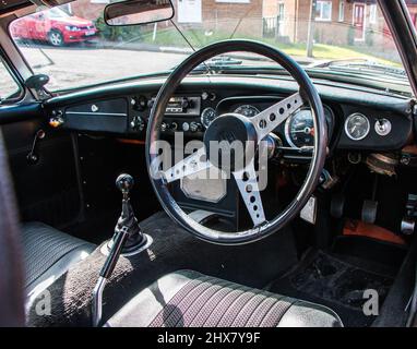Interieur eines klassischen britischen MG MGB-Autos Stockfoto