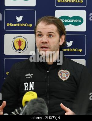 Oriam Sports Centre Edinburgh.Schottland.Großbritannien. 10.. März 22 Hearts' Manager Robbie NeilsonPressekonferenz für den Scottish Cup Tie vs. St Mirren. Kredit: eric mccowat/Alamy Live Nachrichten Stockfoto